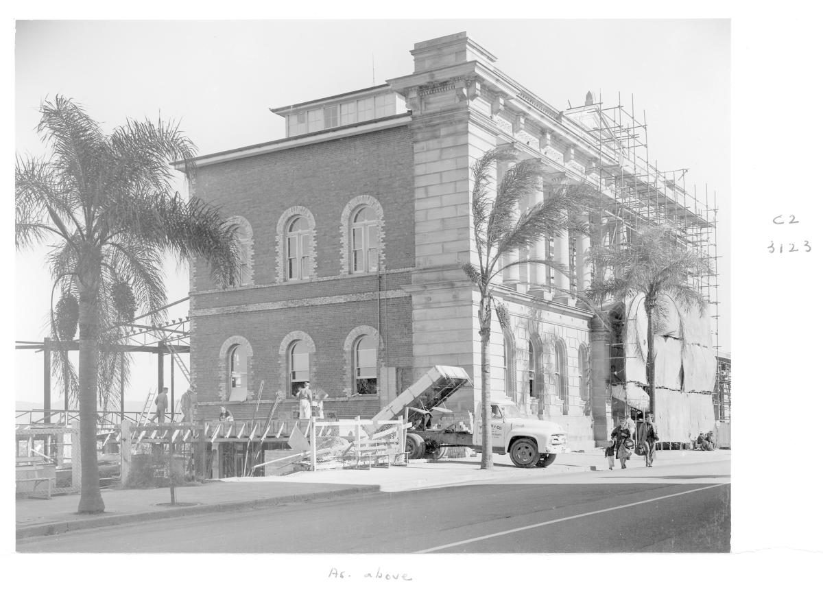 Construction of extensions to the State Library of Queensland on William St - Brisbane, May 1959, Brisbane City