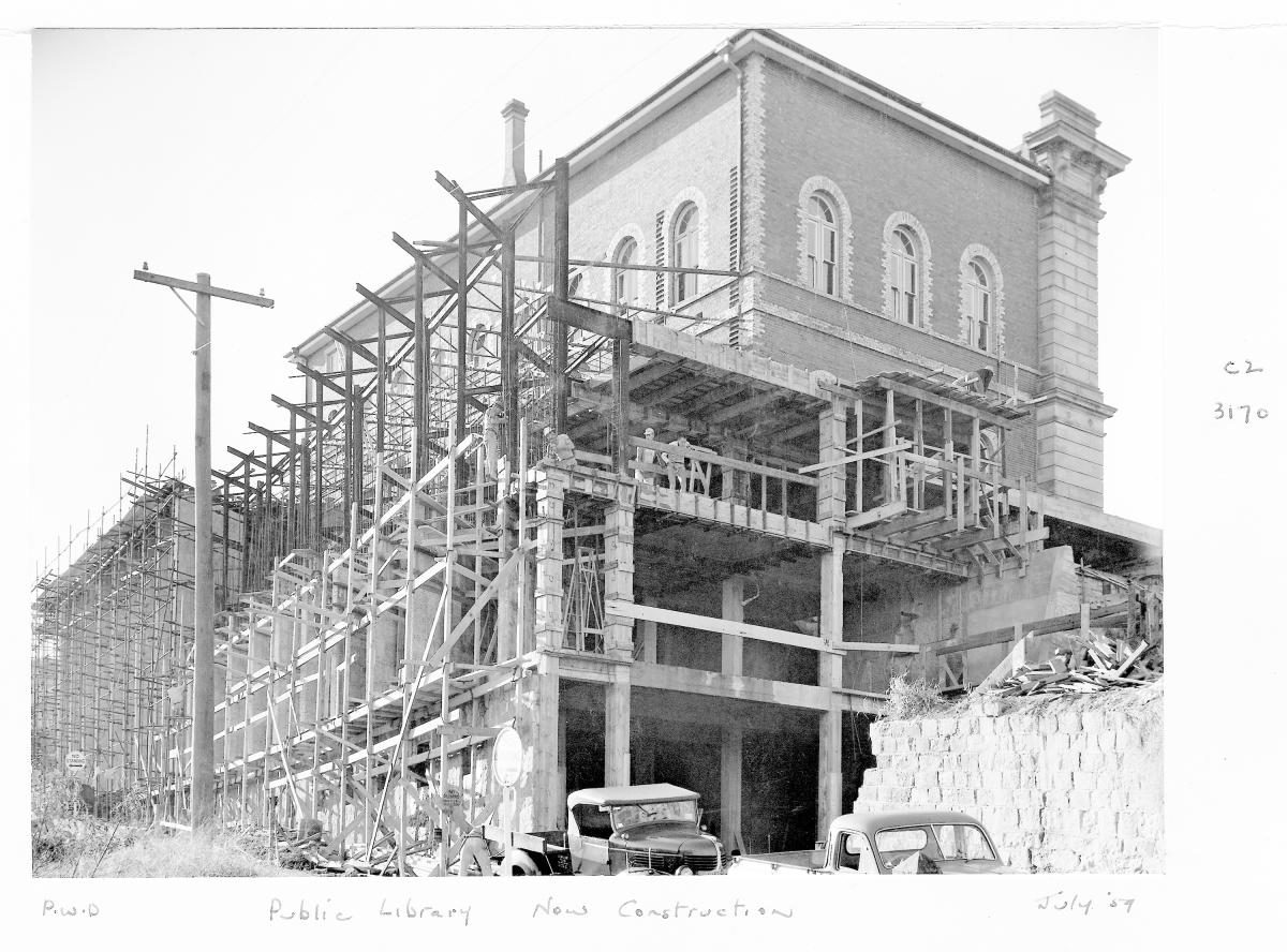 Construction of extensions to the State Library of Queensland on William St - Brisbane, July 1959, Brisbane City