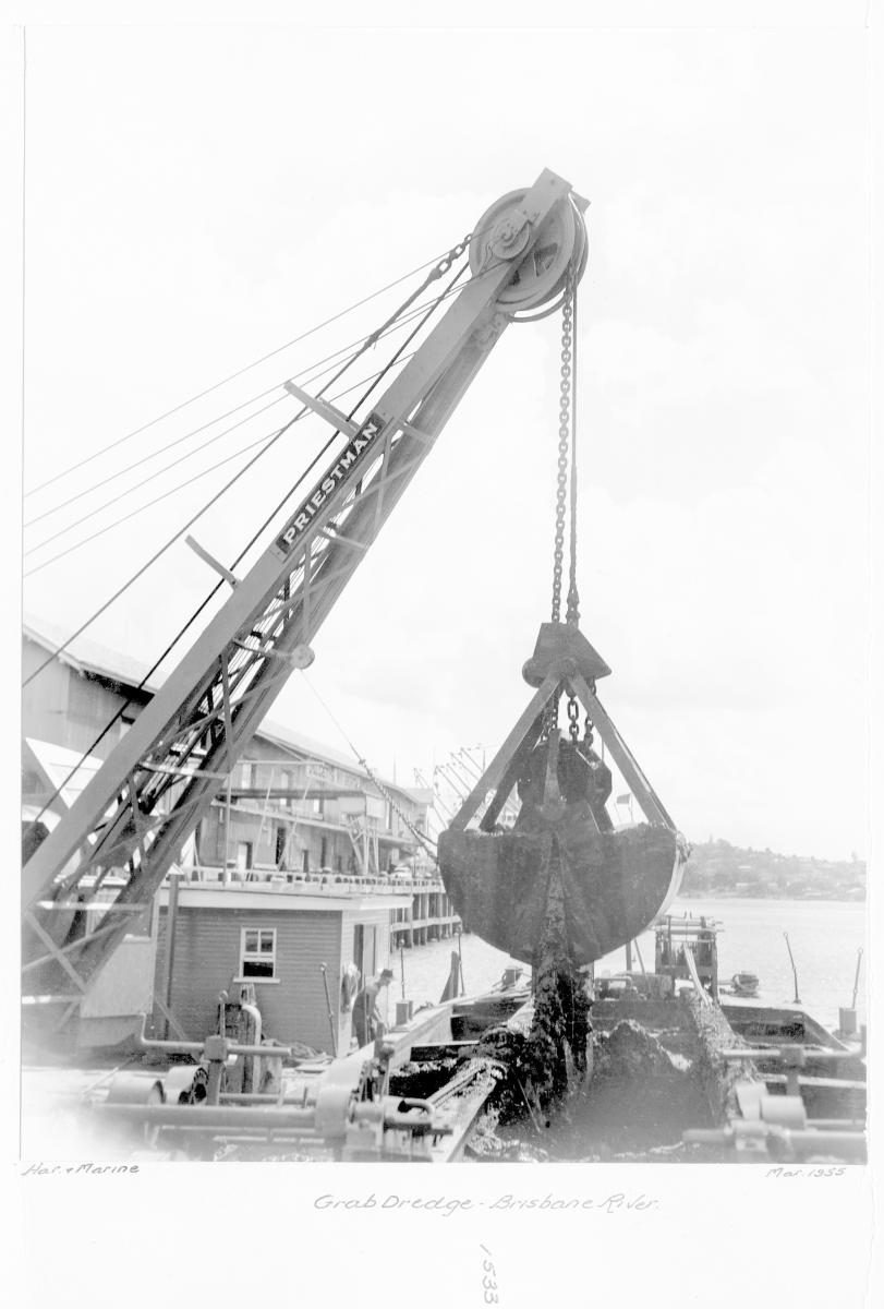 Grab dredge, Brisbane River, March 1955