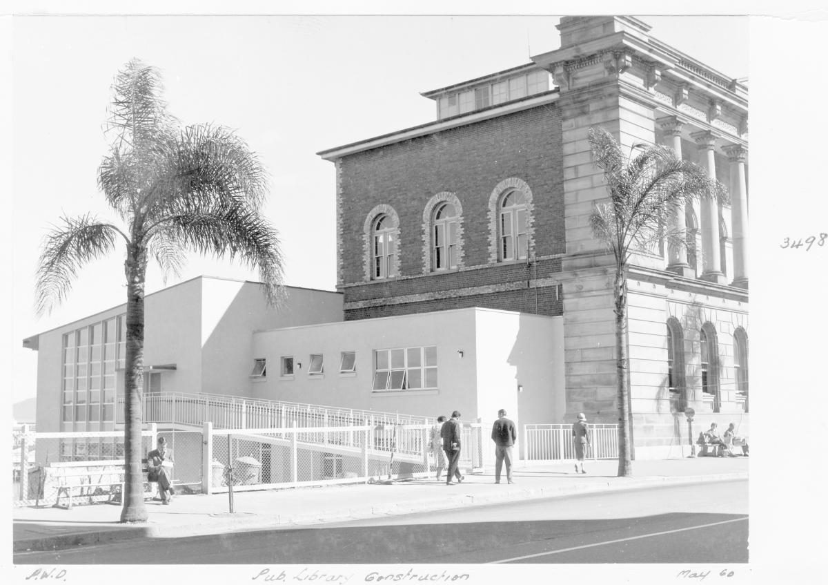 Construction of extensions to the State Library of Queensland on William St - Brisbane, May 1960, Brisbane City