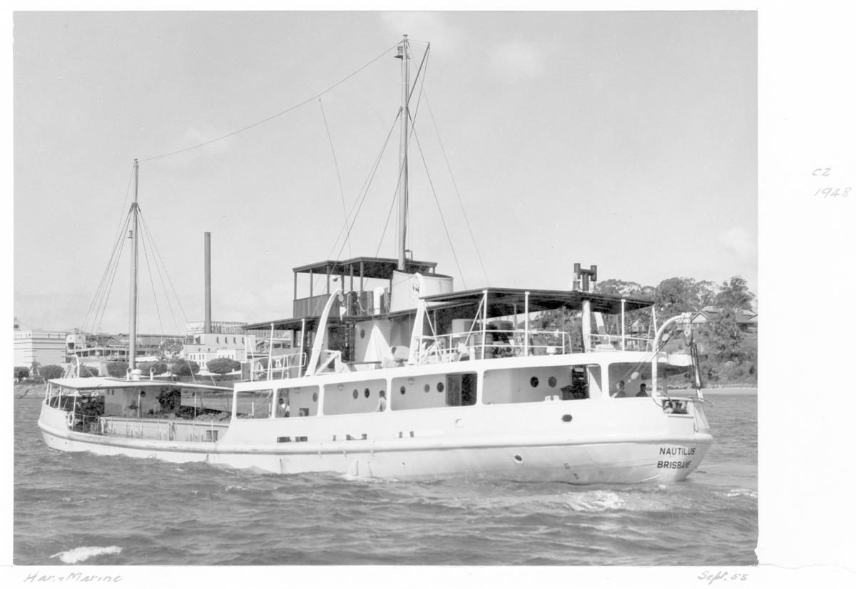 Dredge "Nautilus" - Brisbane, September 1955