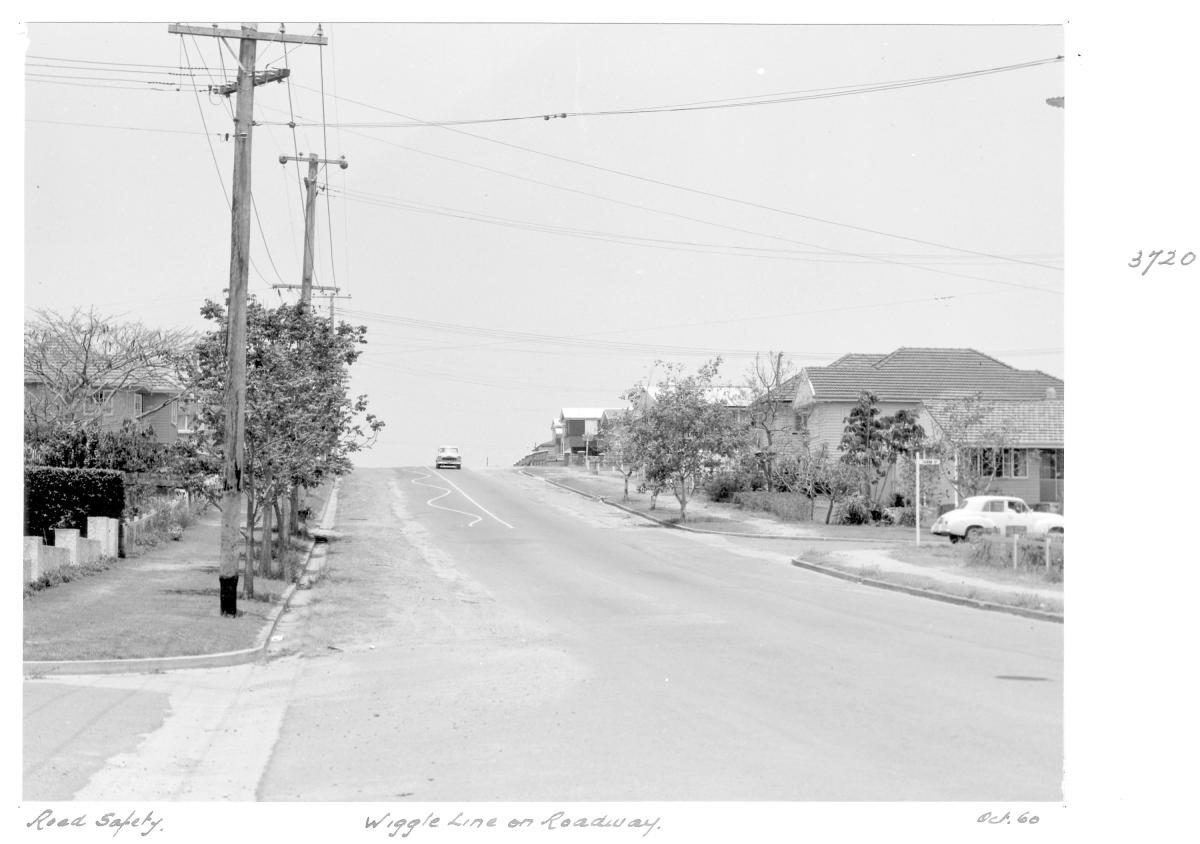 Wiggle line on roadway - Brisbane, October 1960
