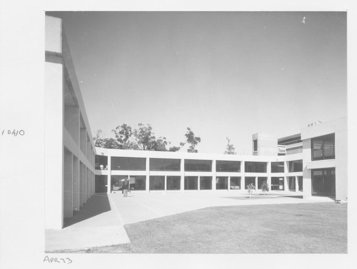 Courtyard of Mount Gravatt Teachers Training College - Brisbane, April 1973