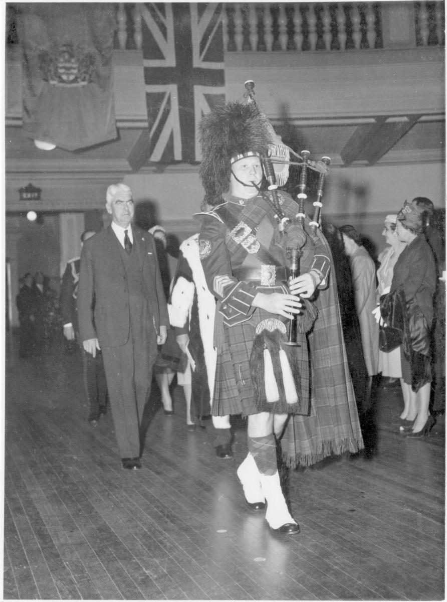 Viscount Dunrossil, Governor General of Australia at the Civic Reception, Brisbane City Hall, August 1960