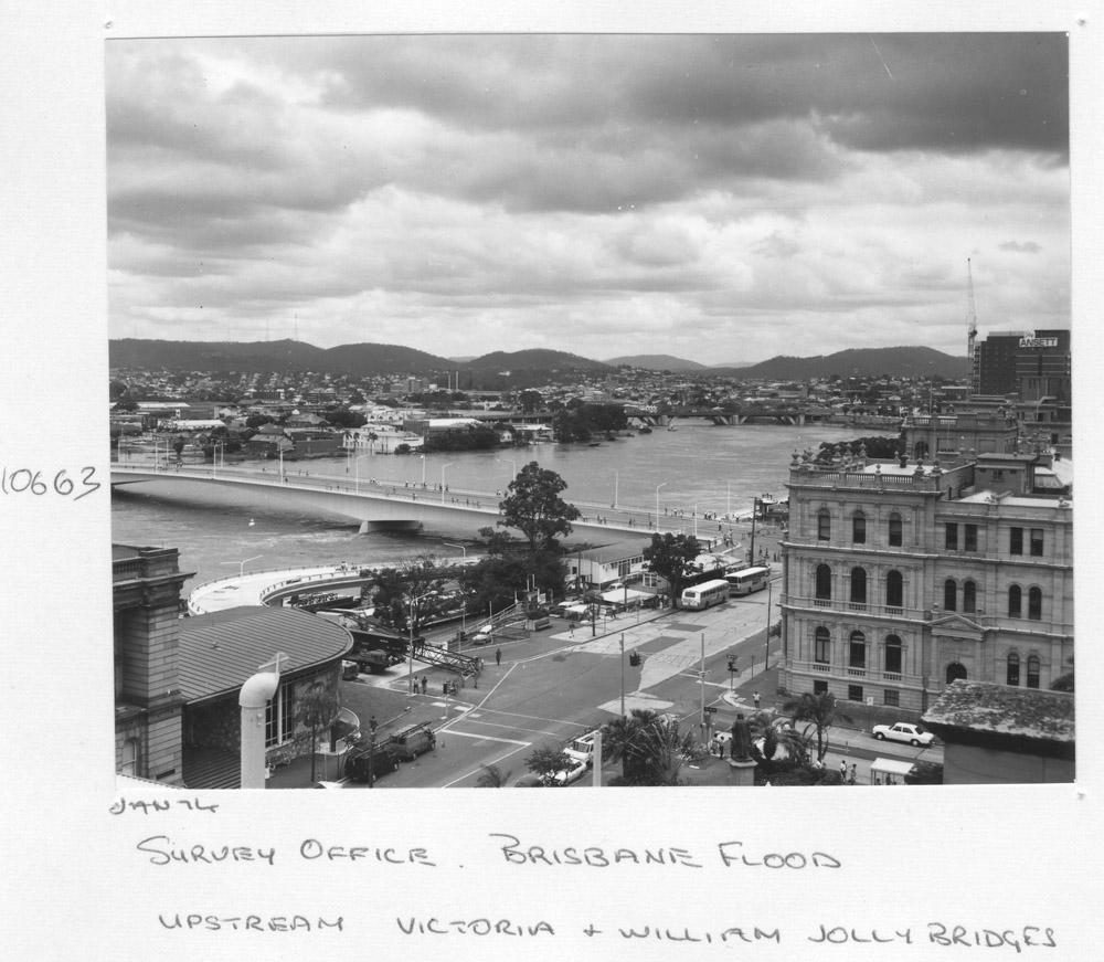 1974 Brisbane flood, upstream Victoria and William Jolly Bridges - Brisbane, January 1974, Brisbane City