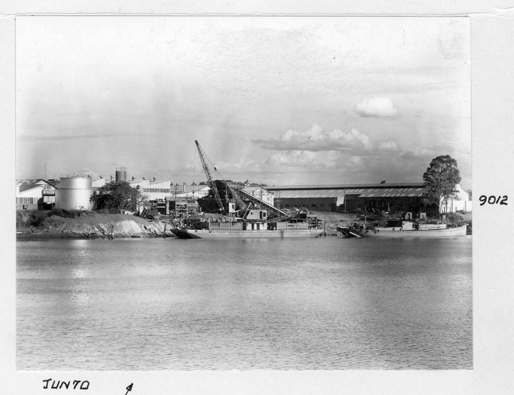 Wm Collin & Sons gravel yards, Waverly St, South Brisbane, June 1970