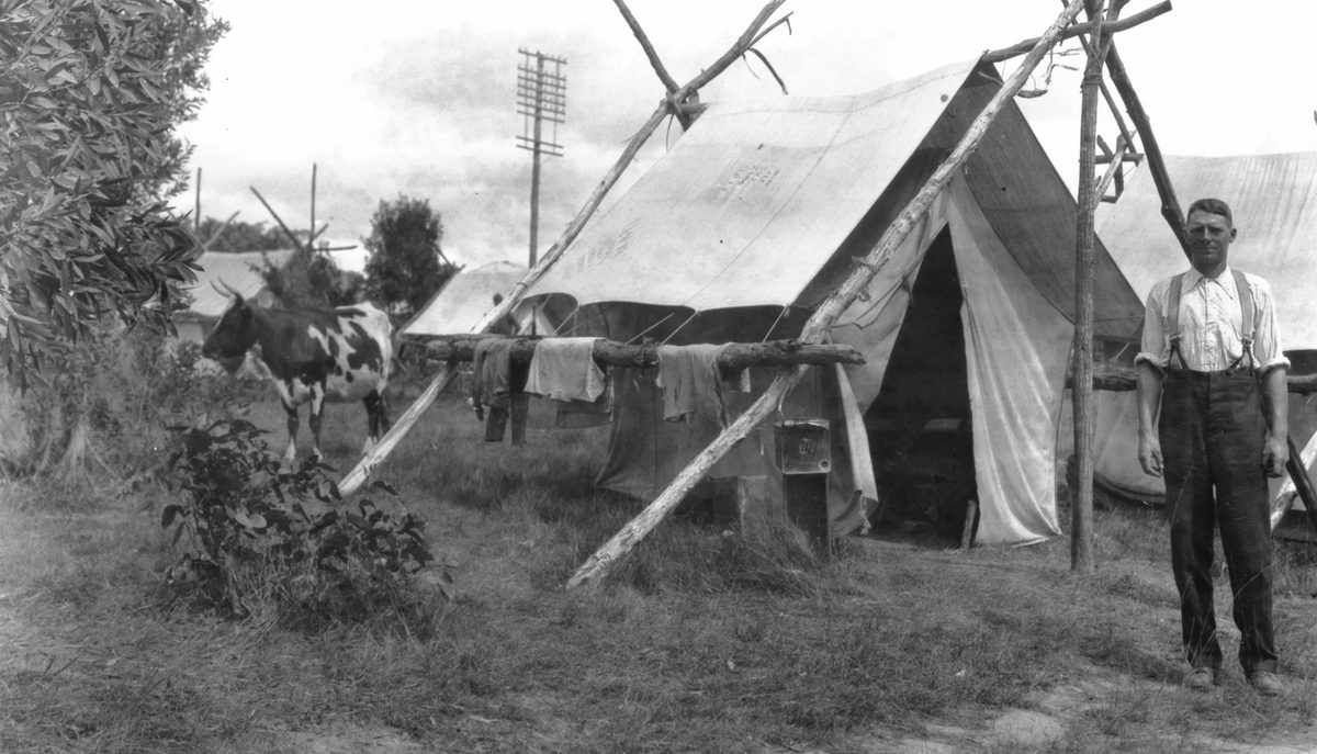 Tom and tent - Yeronga - 1926