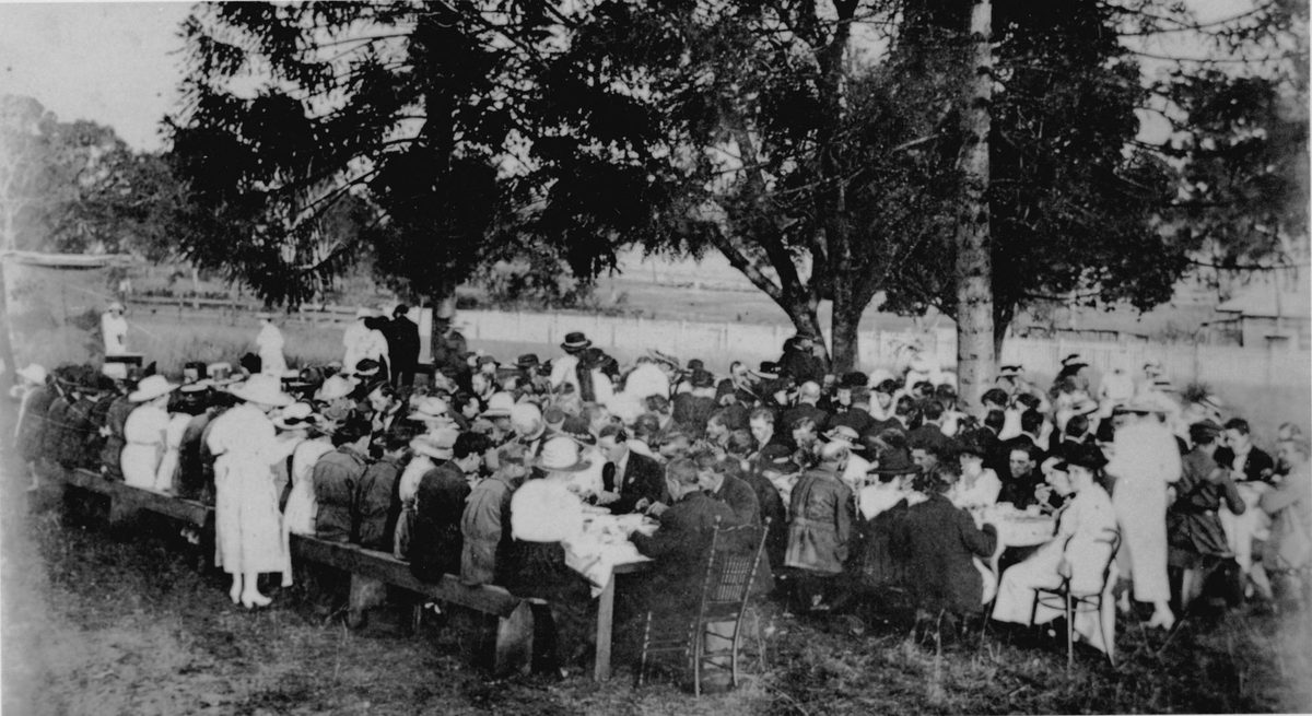 Welcome Home party for soldiers at the Oxley State School, Brisbane, 1919
