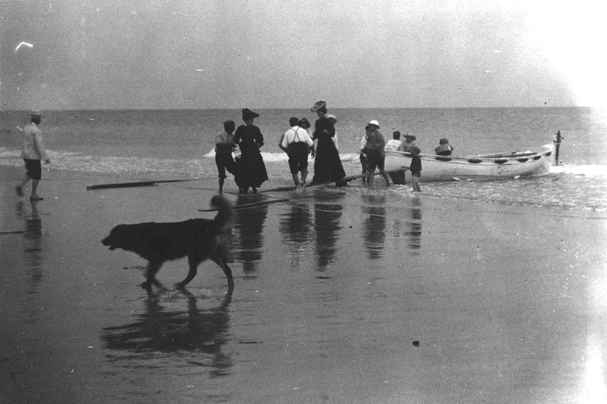 Landing at Bulwer, Moreton Island, Queensland, 1906