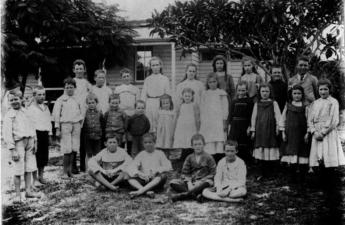 Students from Bulwer State School, Moreton Island, Queensland, 1906
