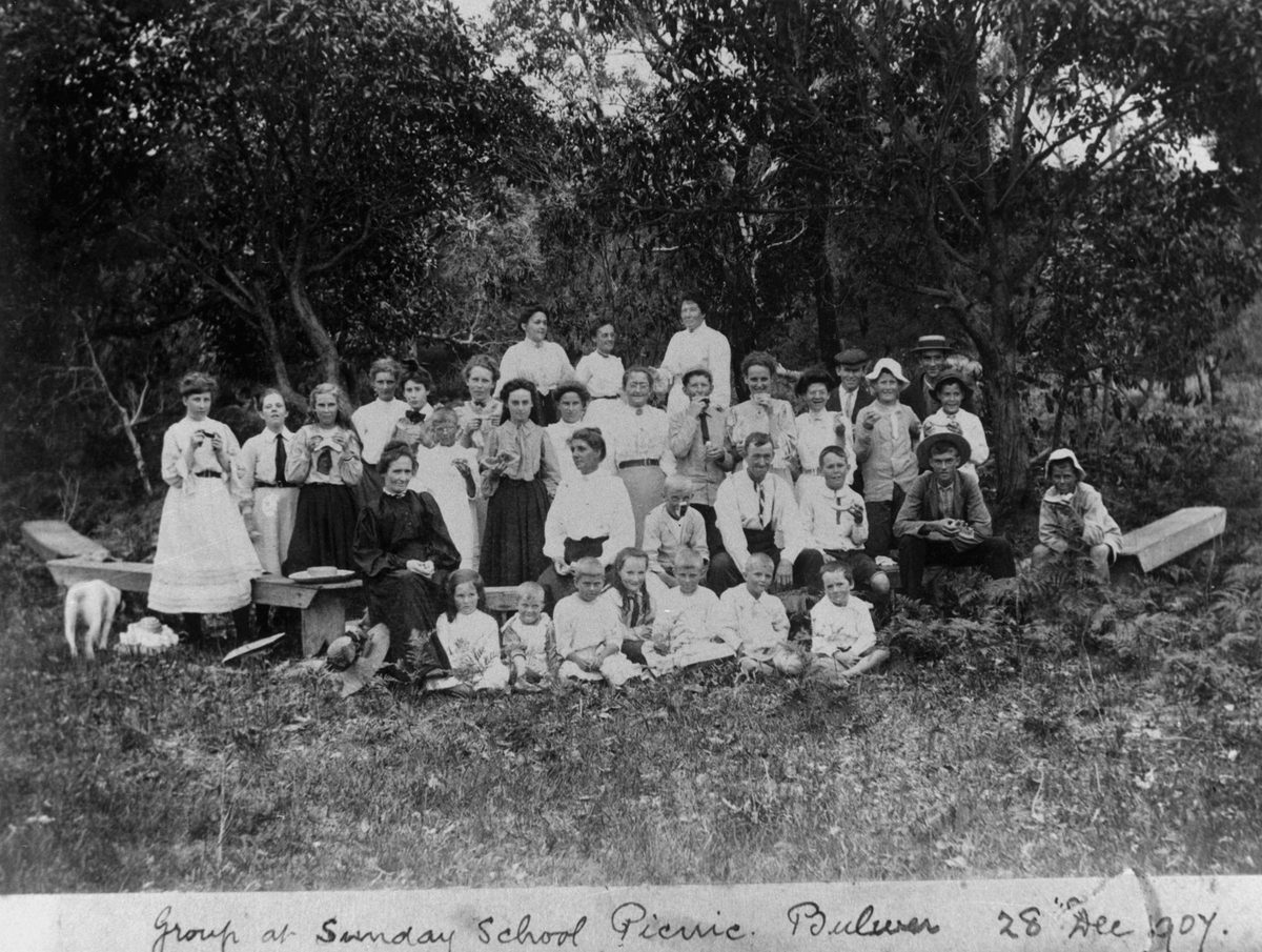 Sunday school picnic at Bulwer on Moreton Island, Queensland, 1907