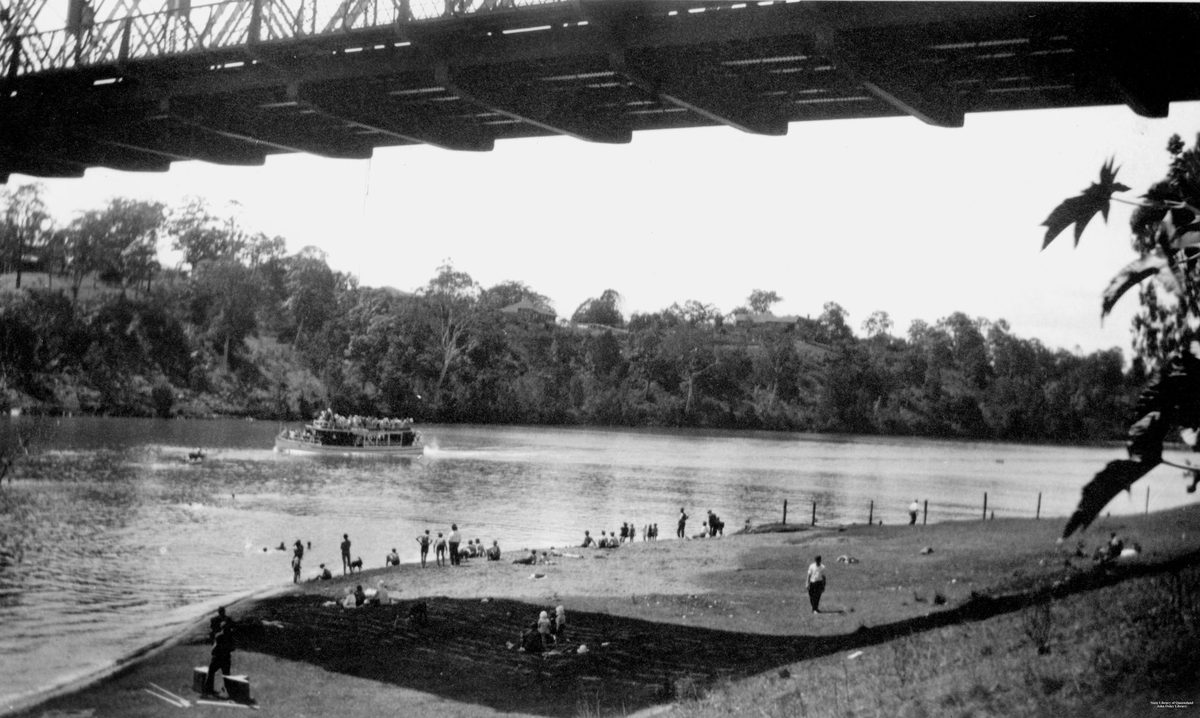 Crowded cruise boat travelling up the Brisbane River, 1930, Indooroopilly