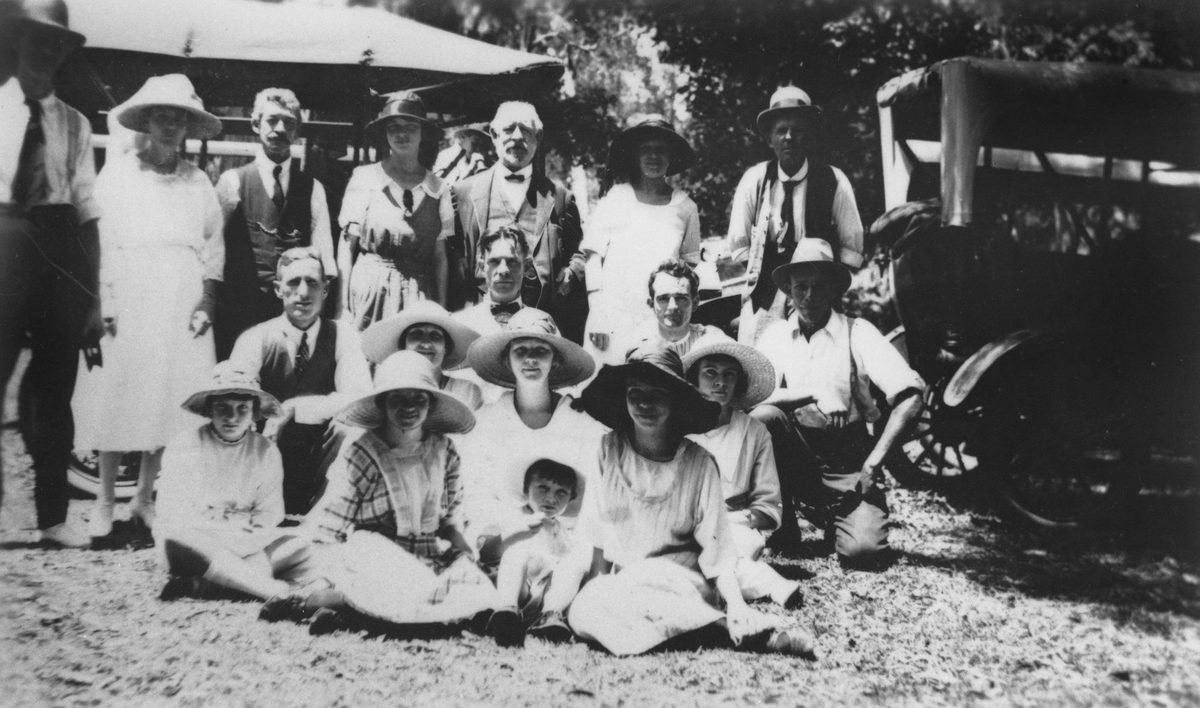 Watson Bros. staff picnic, 1922, Ferny Grove