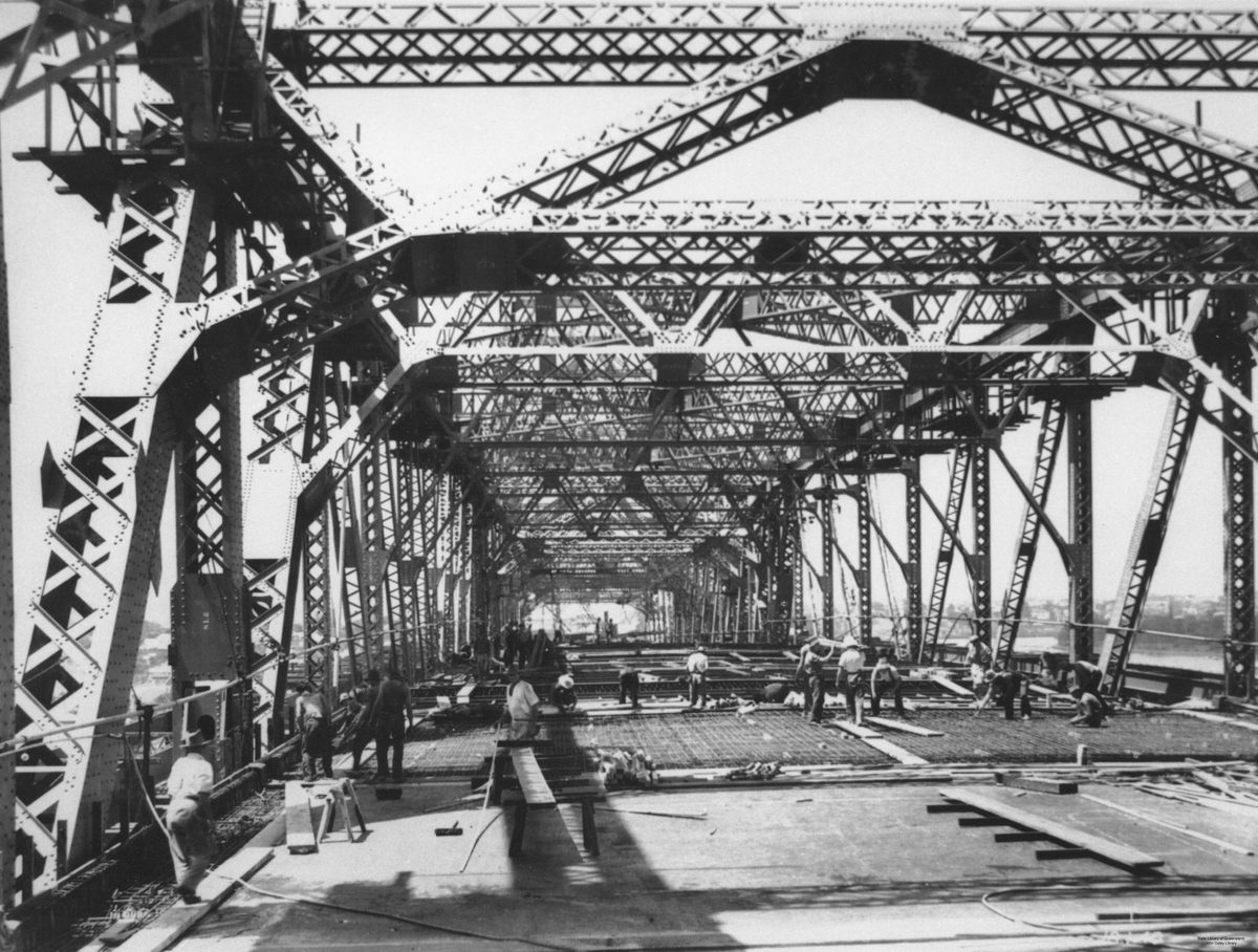Construction of roadway slab on the Story Bridge, Brisbane, 1940, Kangaroo Point