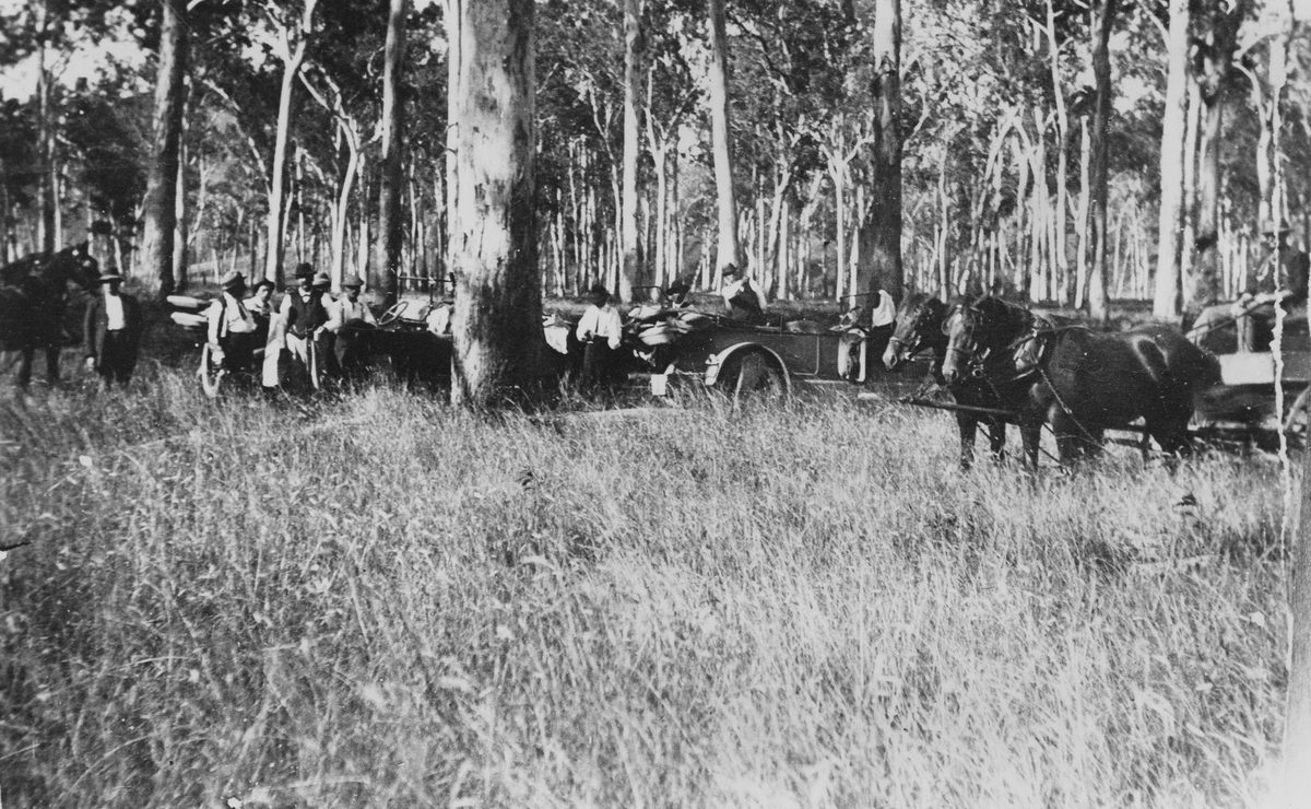 Members of the Brisbane Water Board near the Logan River, 1917