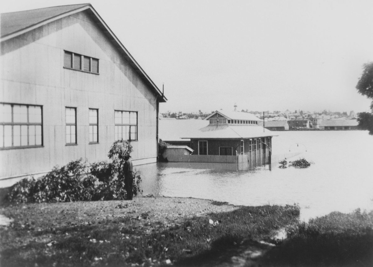 Brisbane Morgue under flood, 1931