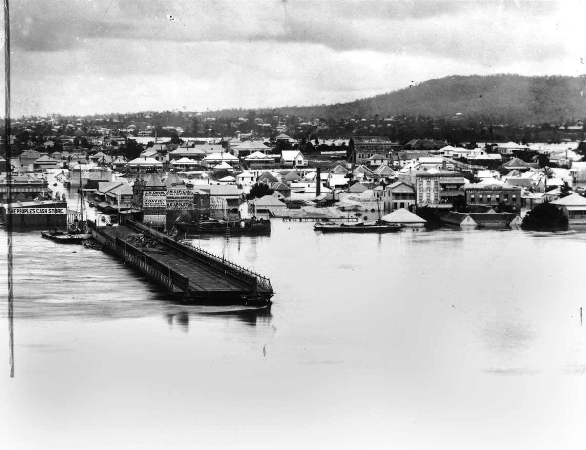 Remains of the Victoria Bridge over the flooded Brisbane River,1893, Brisbane City