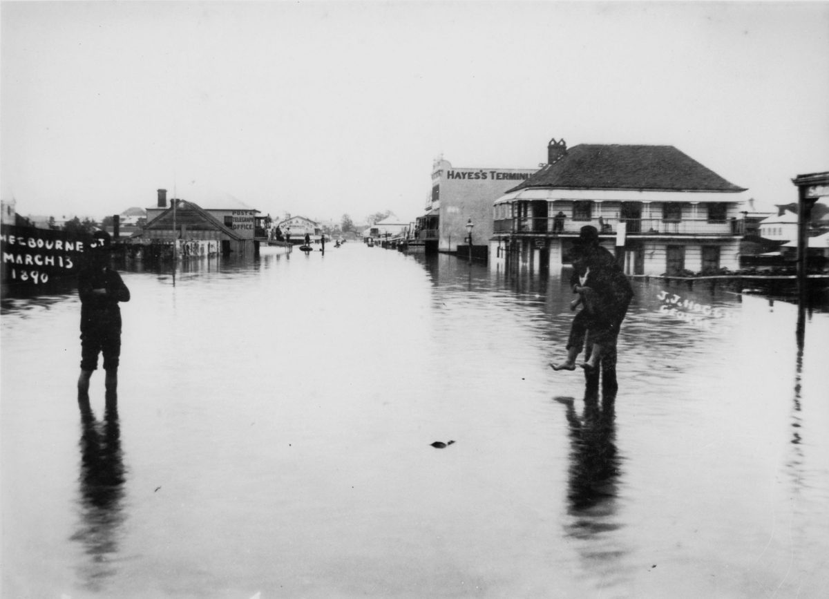 Flood waters in Melbourne Street, South Brisbane, 1890