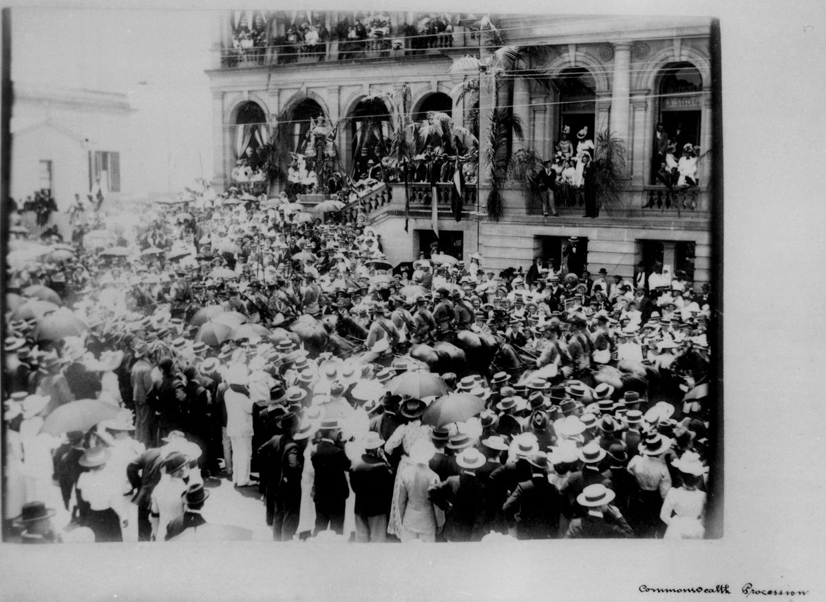 Commonwealth Procession outside the Treasury Building, Brisbane, 1901, Brisbane City