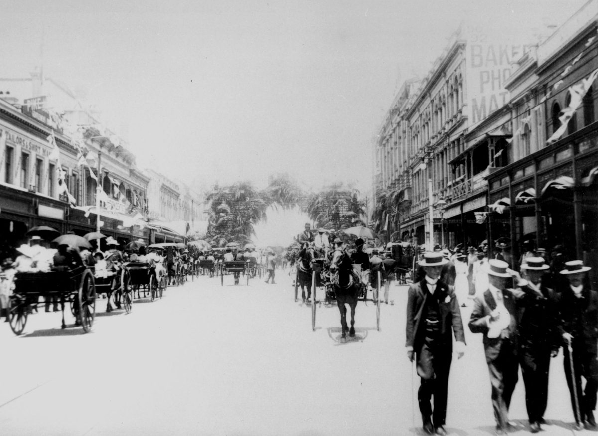 Federation Day traffic passes through the Agricultural Arch in Queen Street, Brisbane, 1901, Brisbane City