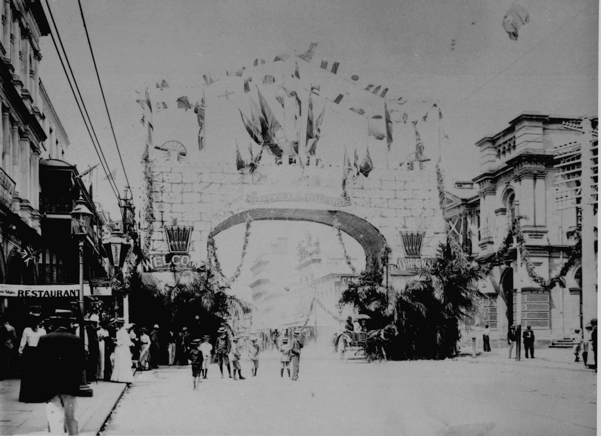 Federation arch in Queen street, Brisbane, 1901, Brisbane City