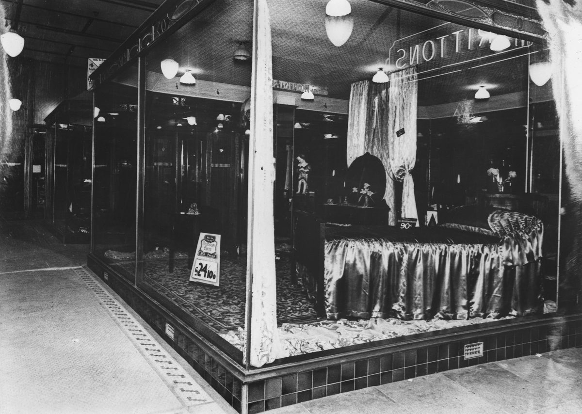 Tritton's shop front on George Street, Brisbane, 1935, Brisbane City