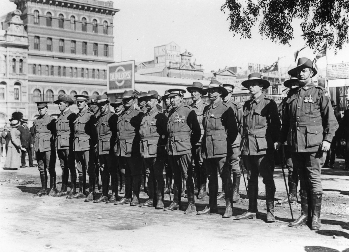 World War I recruiting sergeants in Brisbane, Queensland, 1916