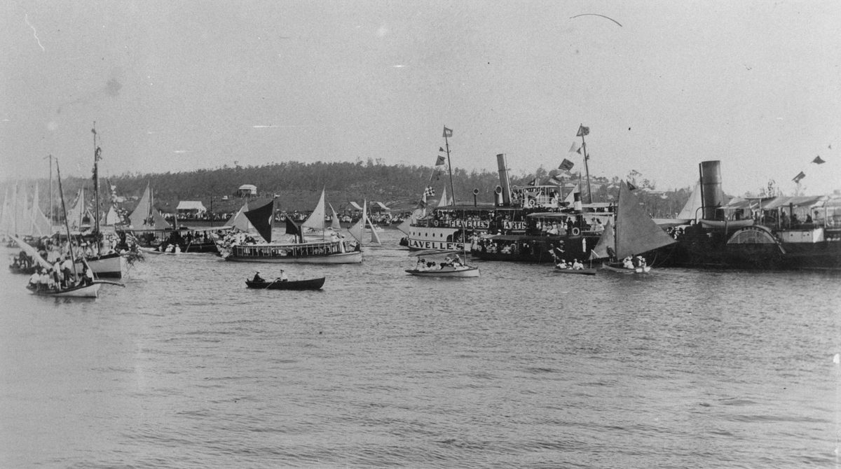 Henley on the Brisbane, 1909, Brisbane River