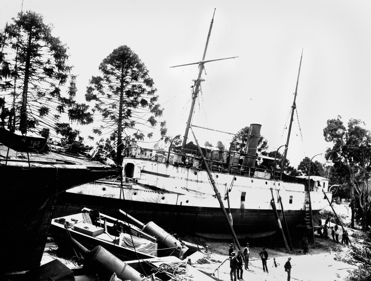 Ships stranded in the Botanic Gardens, Brisbane, Queensland, 1893