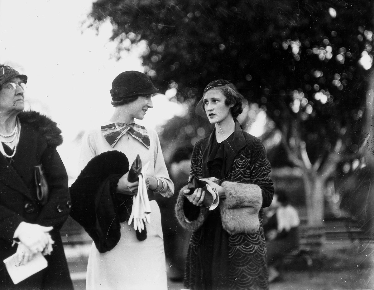 Esma Quinn and Gwen Johnson at the Doomben races, Brisbane, 29 July 1933