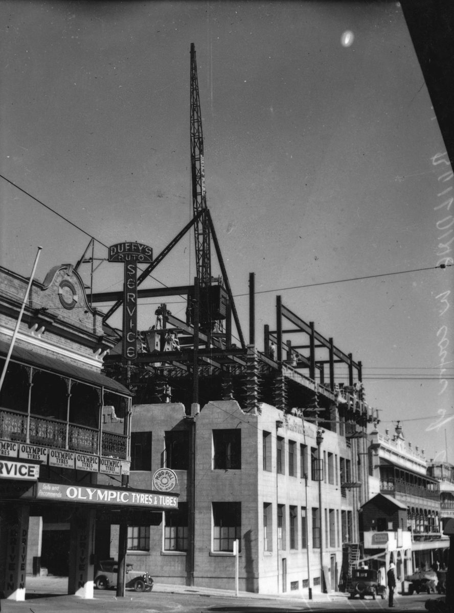 Erection of the Truth Building in Brunswick Street, Fortitude Valley, Brisbane, 1937