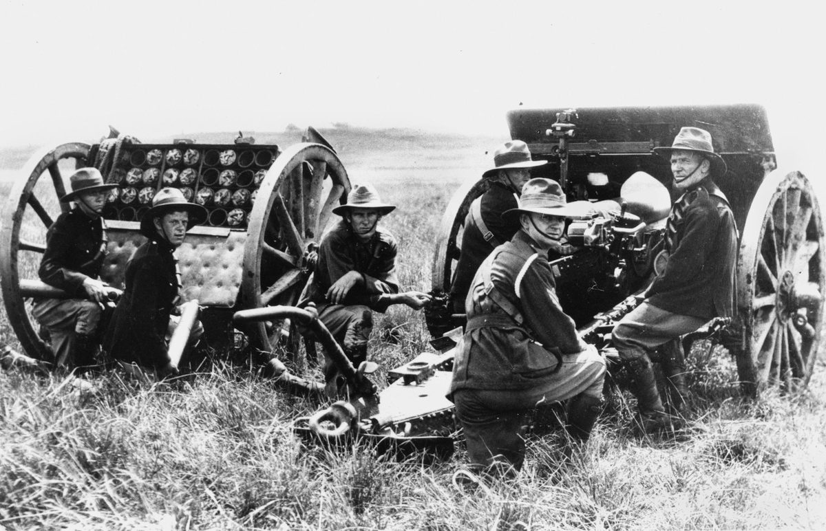 Artillery and ammunition at the Lytton army camp, Brisbane (1933)