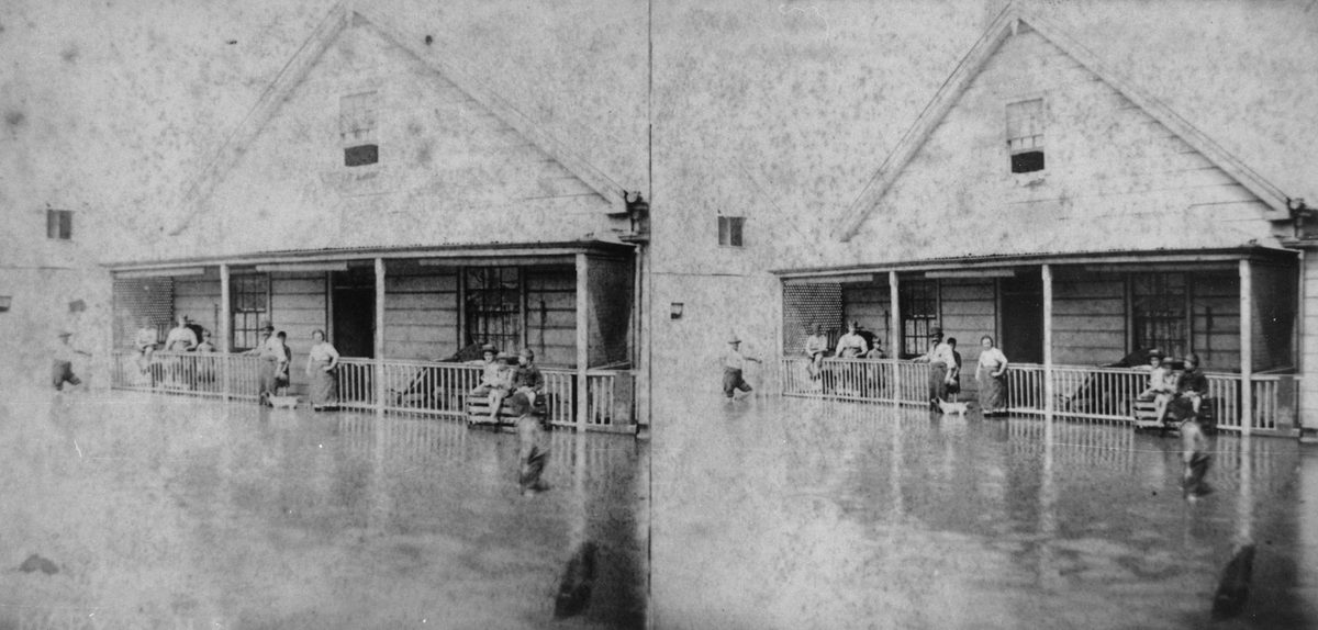 Street scene on Mary Street, Brisbane during the 1890s flood, Brisbane City
