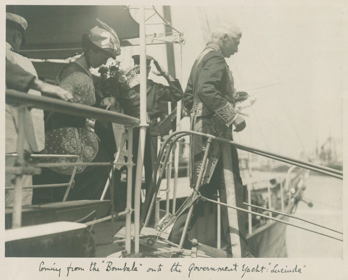 Sir Hamilton John Goold-Adams disembarking the Bombala and boarding the Government yacht Lucinda in Brisbane, 1915