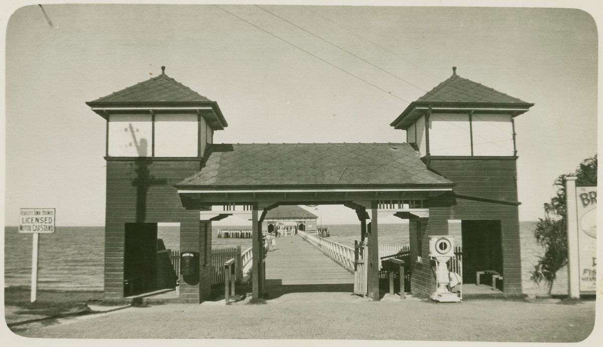 Entrance to Redcliffe Pier (1935)