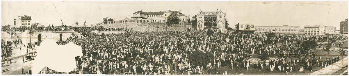 Crowds gathering for the laying of the foundation stone for the Holy Name Cathedral, Brisbane, Brisbane City (1928)