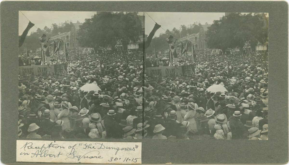 Reception for The Dungarees in Albert Square, Brisbane, 1915