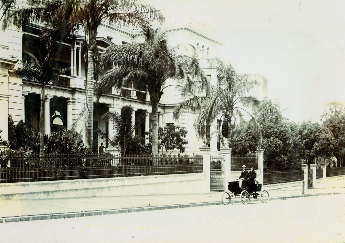 James Trackson driving the Locomobile, Brisbane (1901)