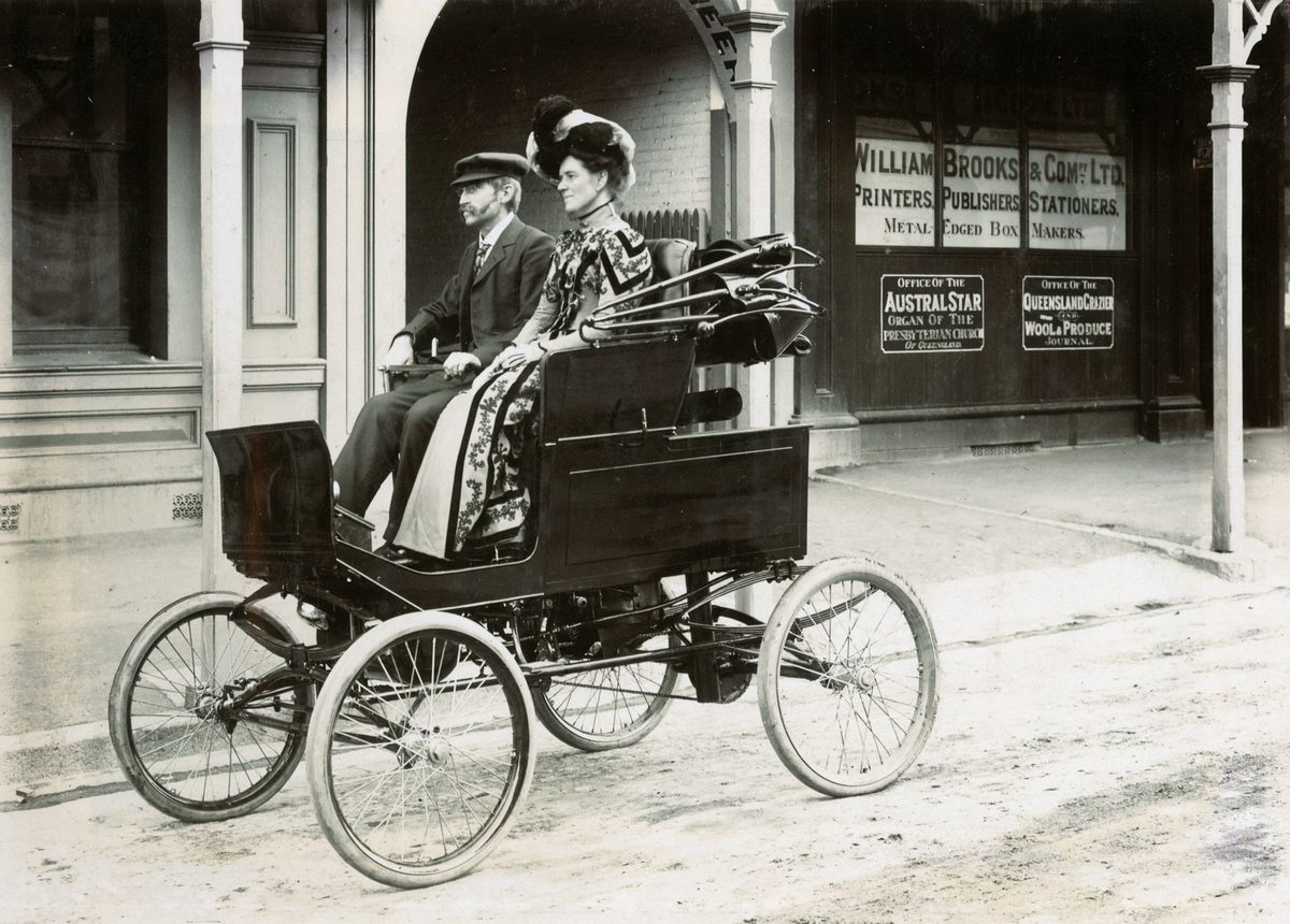Mr & Mrs Trackson in the steam Locomobile, Brisbane City (1902)