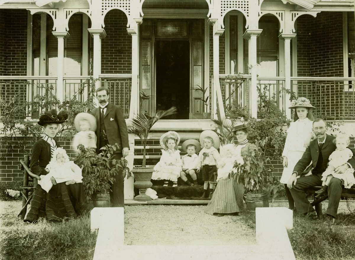 Family gathering at Sedgley Grange, Newmarket (1903)