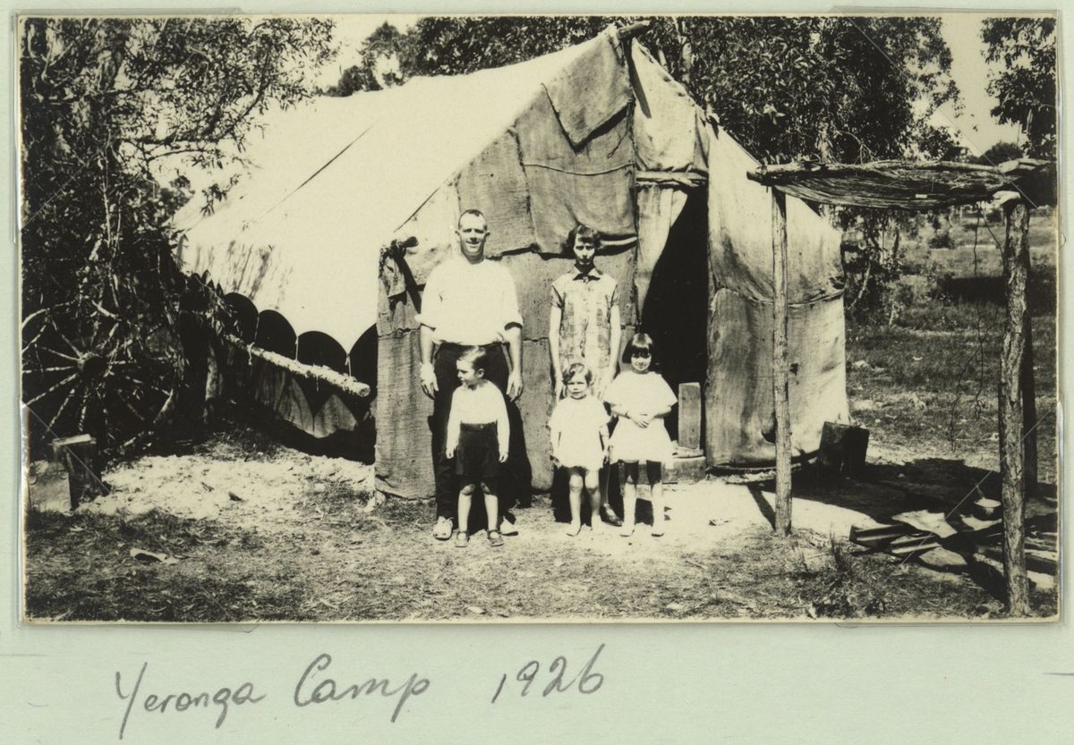 Family of five at the Yeronga unemployment camp (1926)