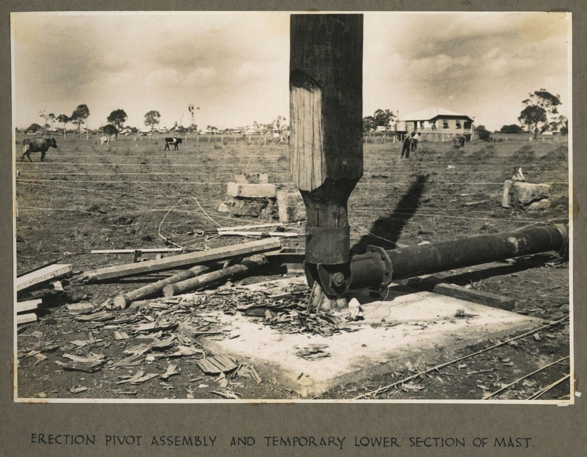 Erection of the pivot assembly on the Bald Hills vertical radiator, 1942