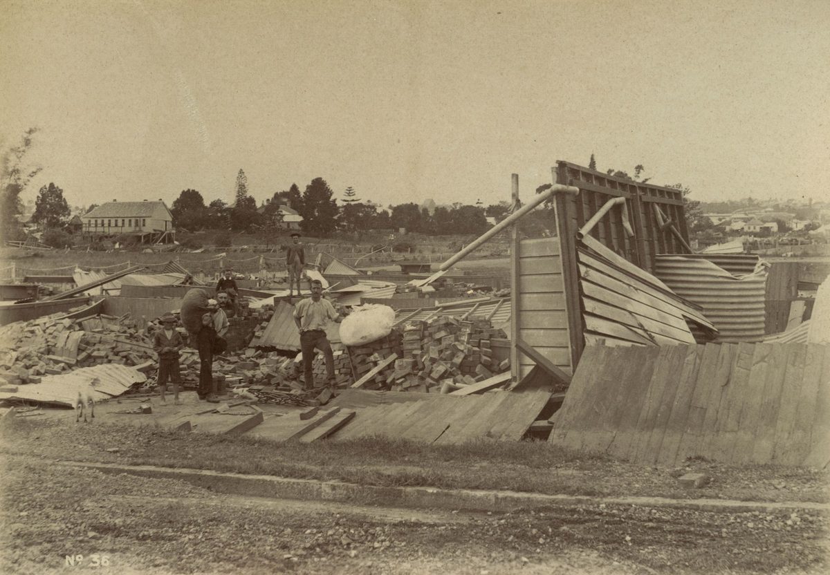 Reclamation after flood damage on Montague Road, South Brisbane, 1893, Brisbane City