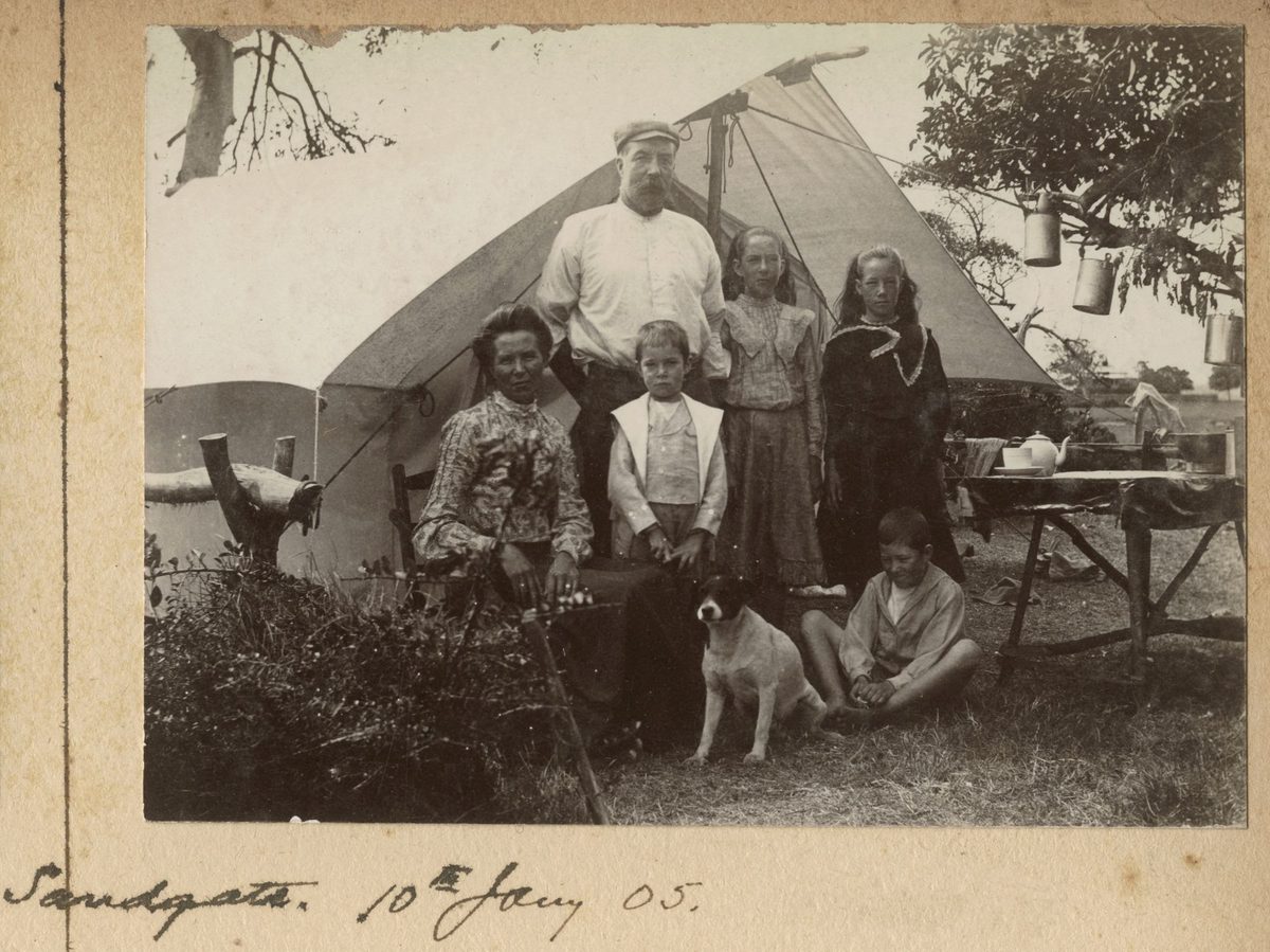 Camping with the Williams family at Sandgate (1905)