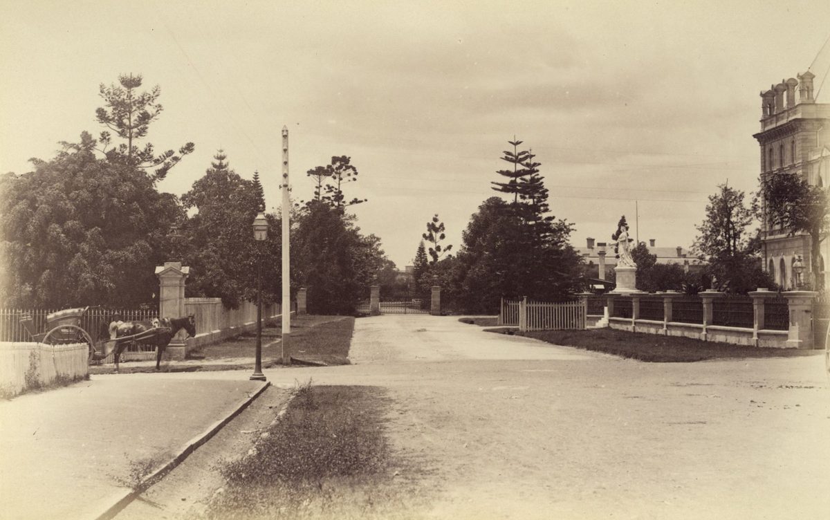 Entrance gates to the Botanic Gardens, Brisbane, 1884
