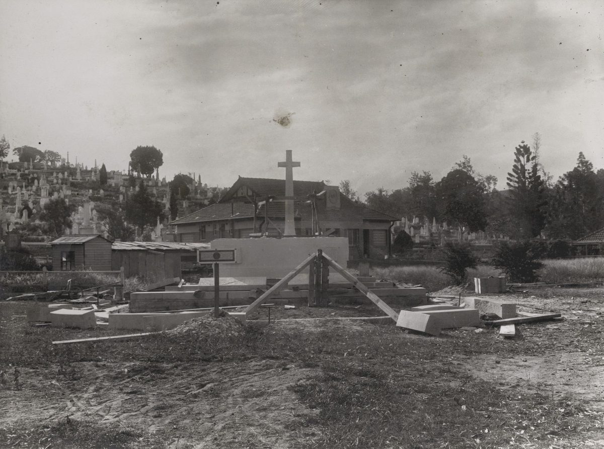 Construction of the Stone of Remembrance at the Toowong Cemetery, Brisbane, 1924