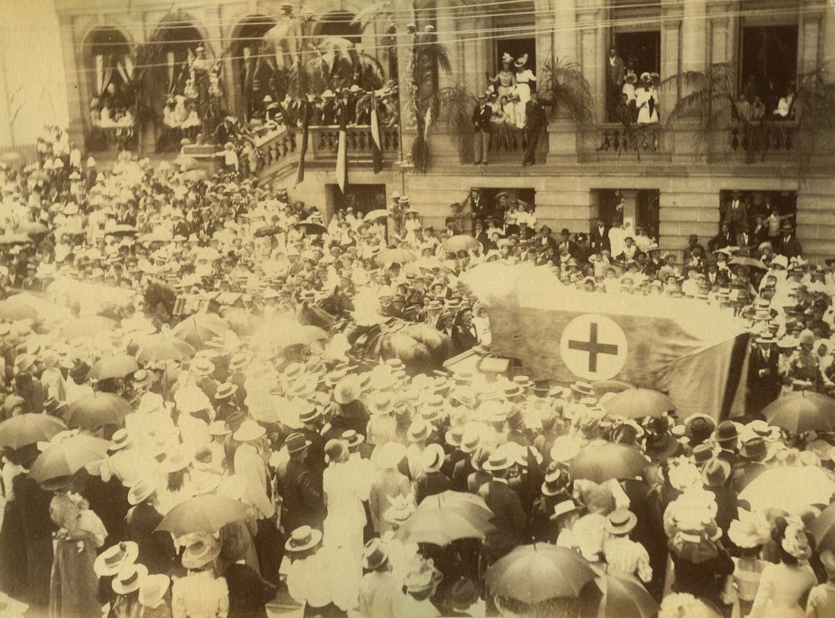 Commonwealth Procession outside the Treasury building in Queen Street, Brisbane, 1901, Brisbane City