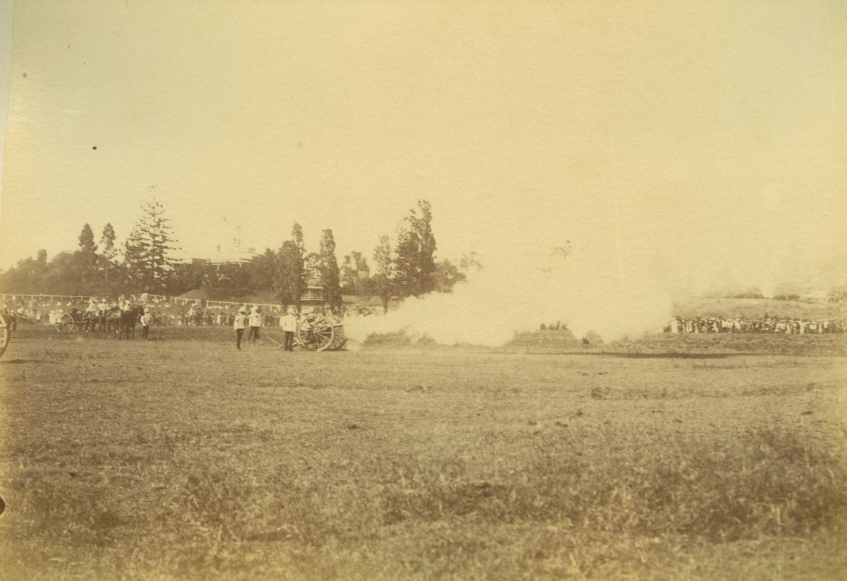 Firing the cannon during a military display in the Domain, Commonwealth Day, Brisbane, 1901, Brisbane City