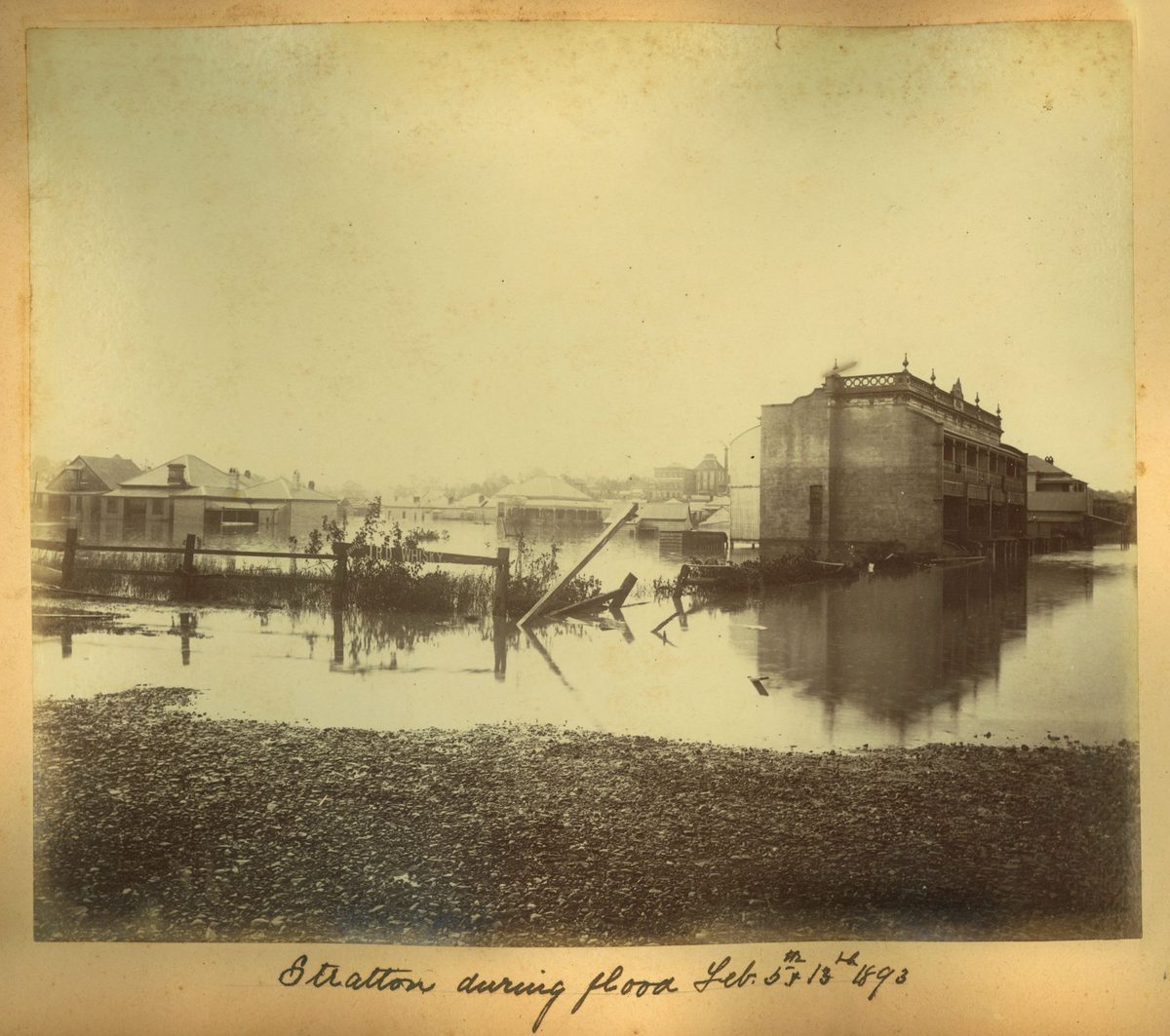 Floodwaters in the suburb of Newstead, Brisbane, 1893