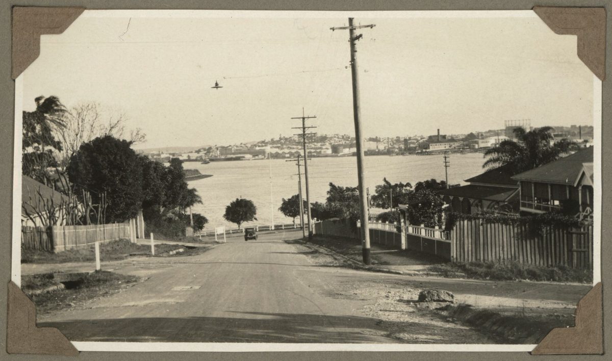 Looking down Toorak Road Hamilton, towards New Farm, Brisbane, 1929